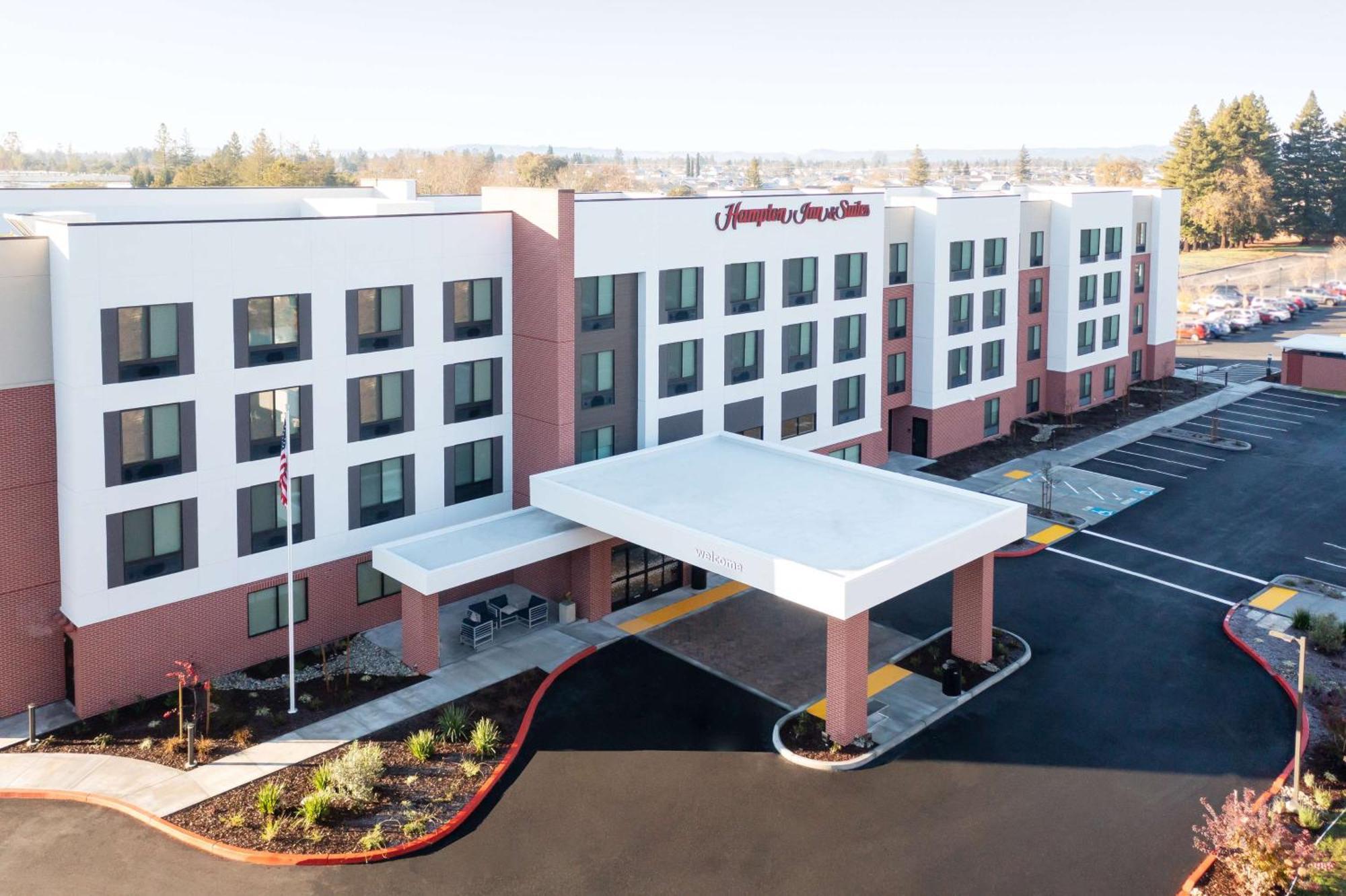 Hampton Inn & Suites Santa Rosa Sonoma Wine Country Exterior photo